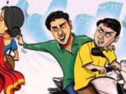 கொள்ளையர்களுடன் போராடி சங்கிலியை மீட்ட 60 பெண்