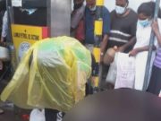 மண்ணெண்ணை கியூவில் நின்றவர் மயங்கி விழுந்து உயிரிழந்தார்