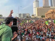 அரசாங்கத்திற்கு எதிராக கொழும்பில் படையெடுத்த மக்கள் கூட்டம் !